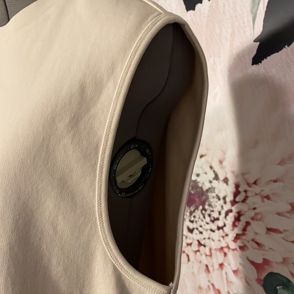 Layline Top (vest) - Picture 4 of 6